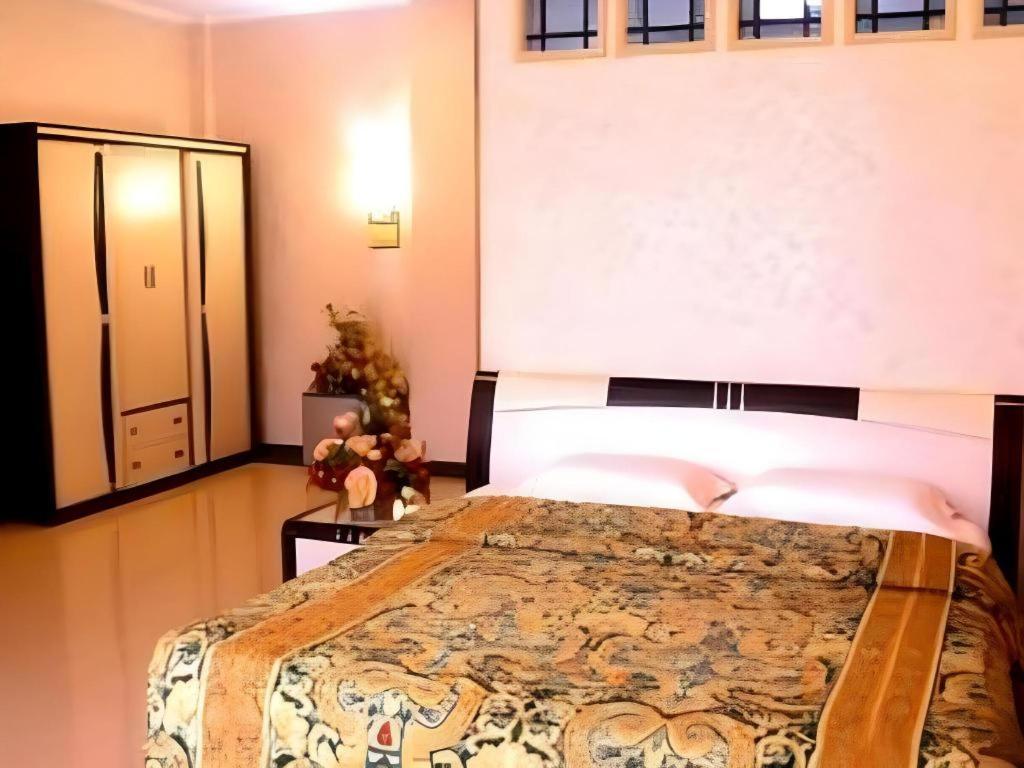 V3 Hotel สุราบายา ภายนอก รูปภาพ
