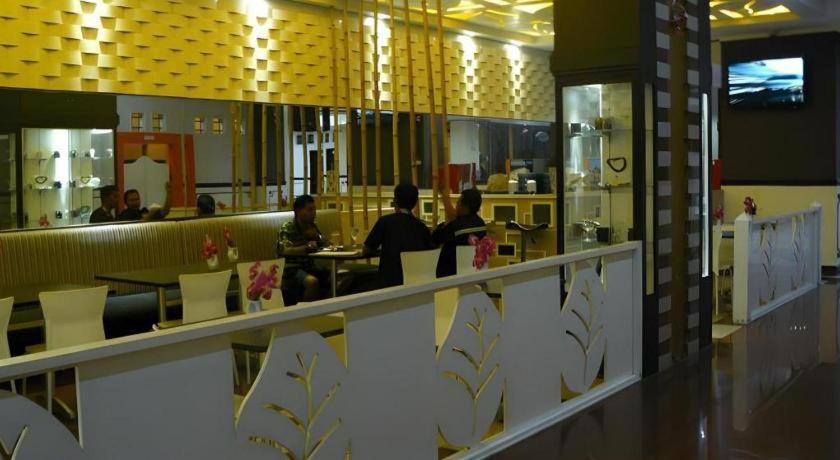 V3 Hotel สุราบายา ภายนอก รูปภาพ